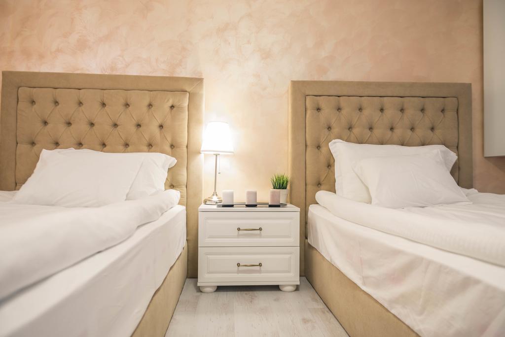Kristen House بوخارست المظهر الخارجي الصورة